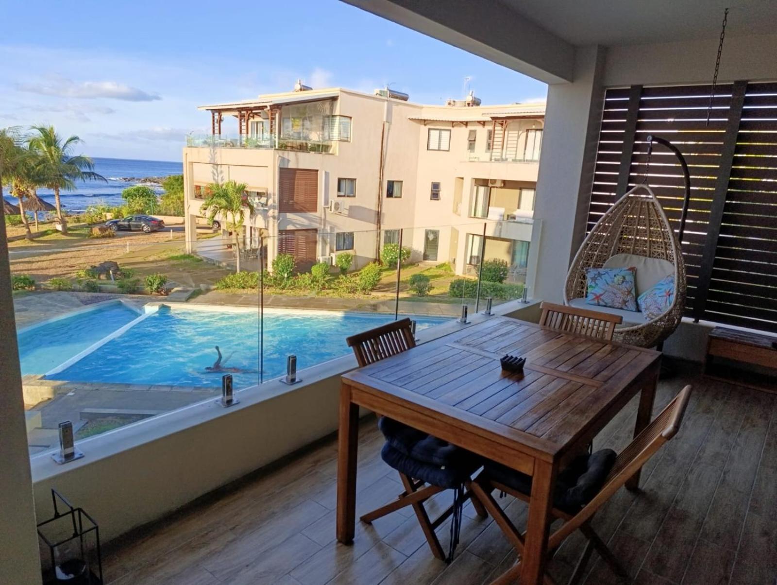 Magnificent Sea-View Apartment Flic-en-Flacq Zewnętrze zdjęcie